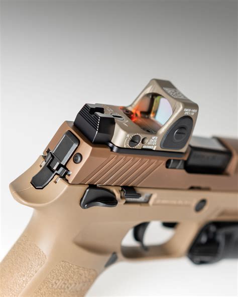 The low profile design of the mounting <b>plate</b> insures co-witnessing between the suppressor height <b>sights</b> and the Acro P-1. . Sig p320 rear sight plate